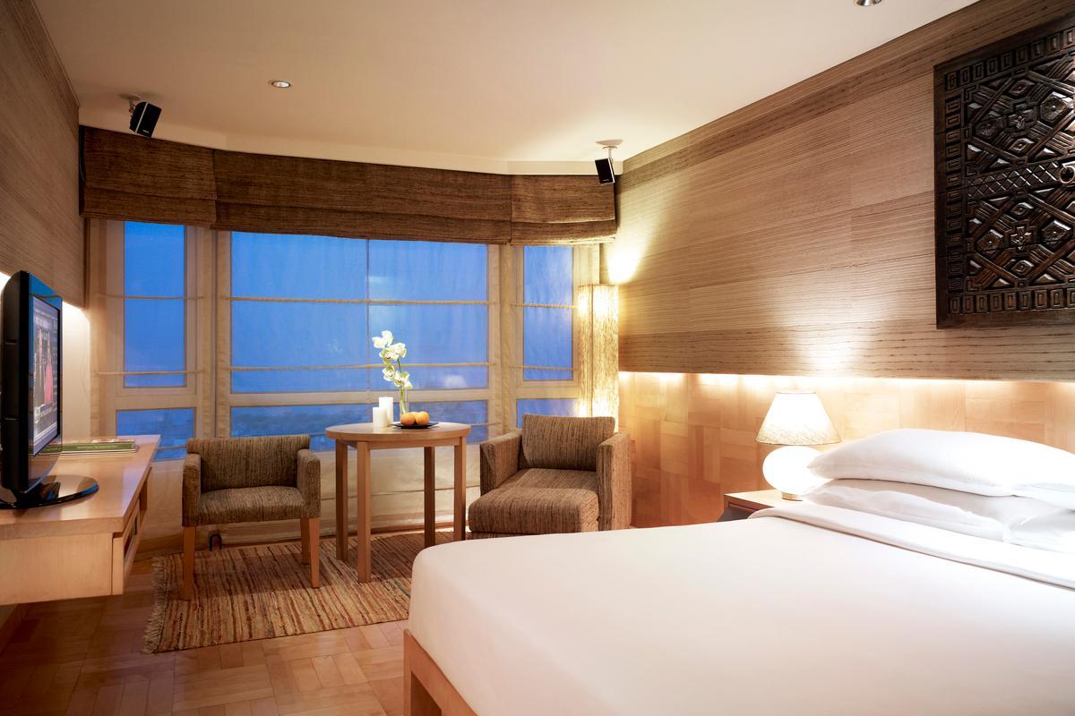 President - Ihcl Seleqtions Hotel Mumbai Exterior photo A room at the hotel